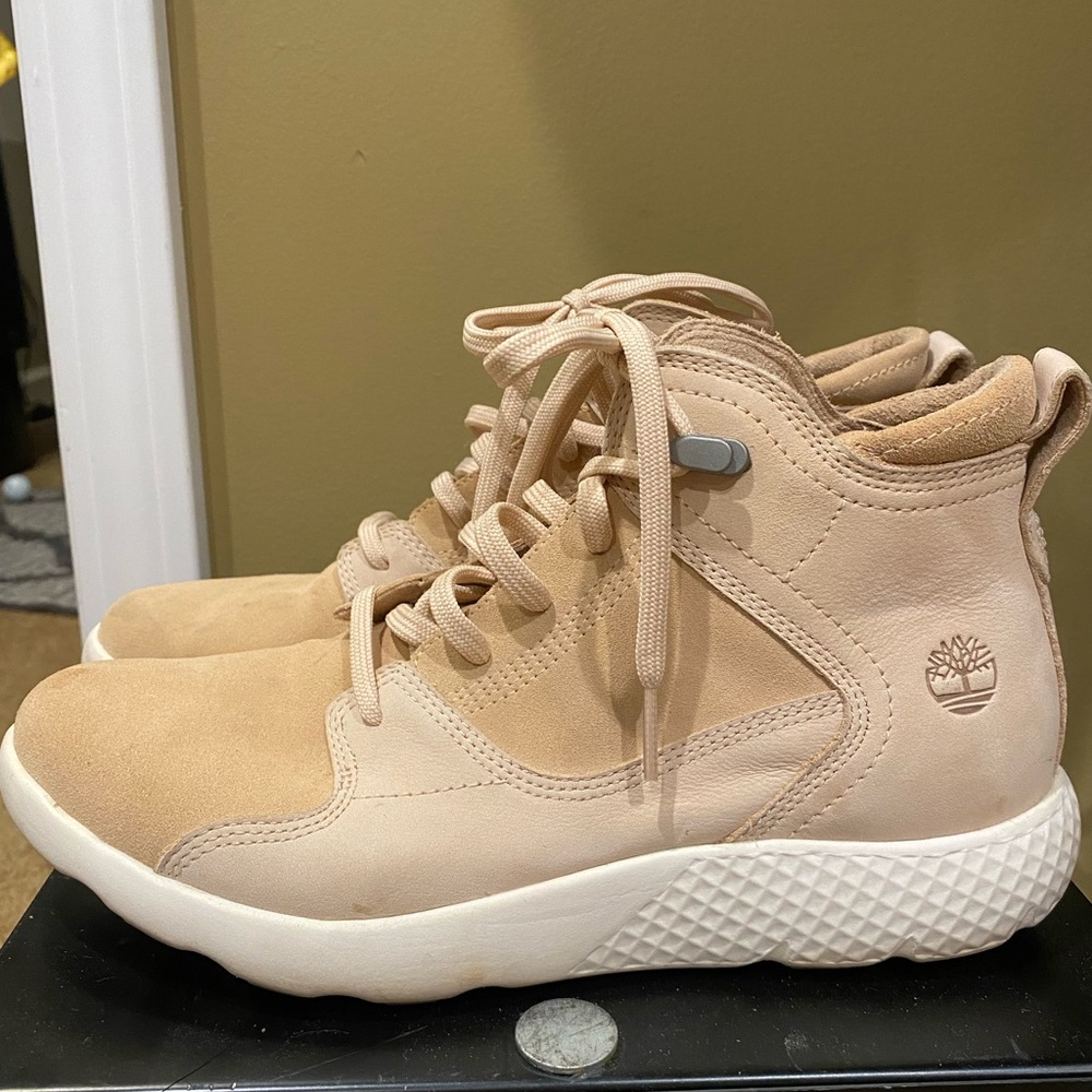 LIKE NEW TIMBERLANDS! Only worn once